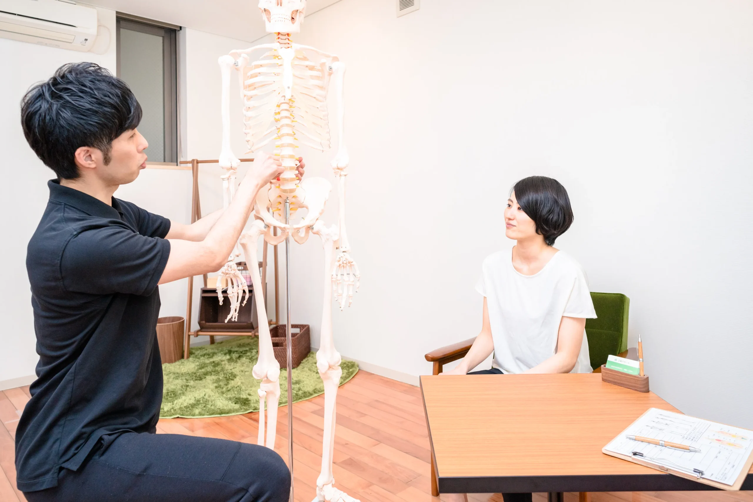 姿勢について説明している様子